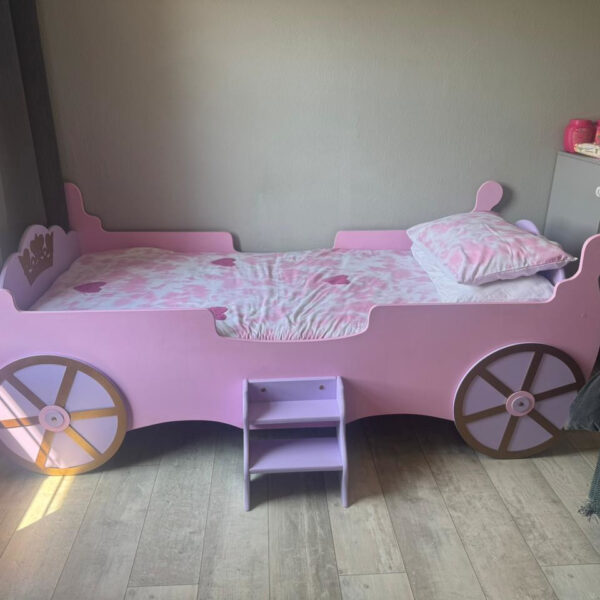 Royal Carriage 01
